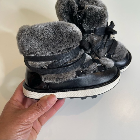 Stuart Weitzman Kids  Ariana Snow Boot - Picture 1 of 11